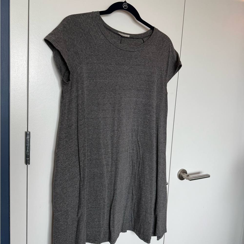 Soprano Ribbed Gray Top